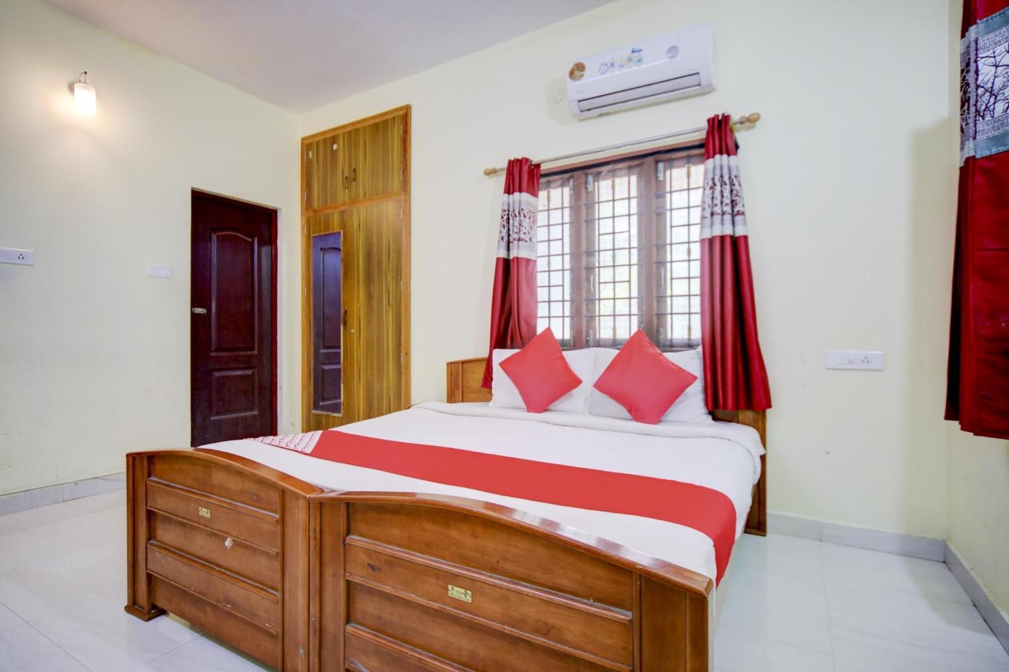 Hotel Oyo Flagship Tree Service Near Perumal Kovil T Nagar 3*